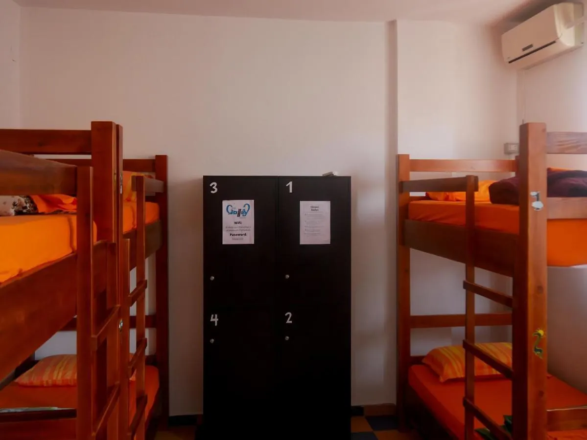 The Galley Party Hostel Shkodra Albanien