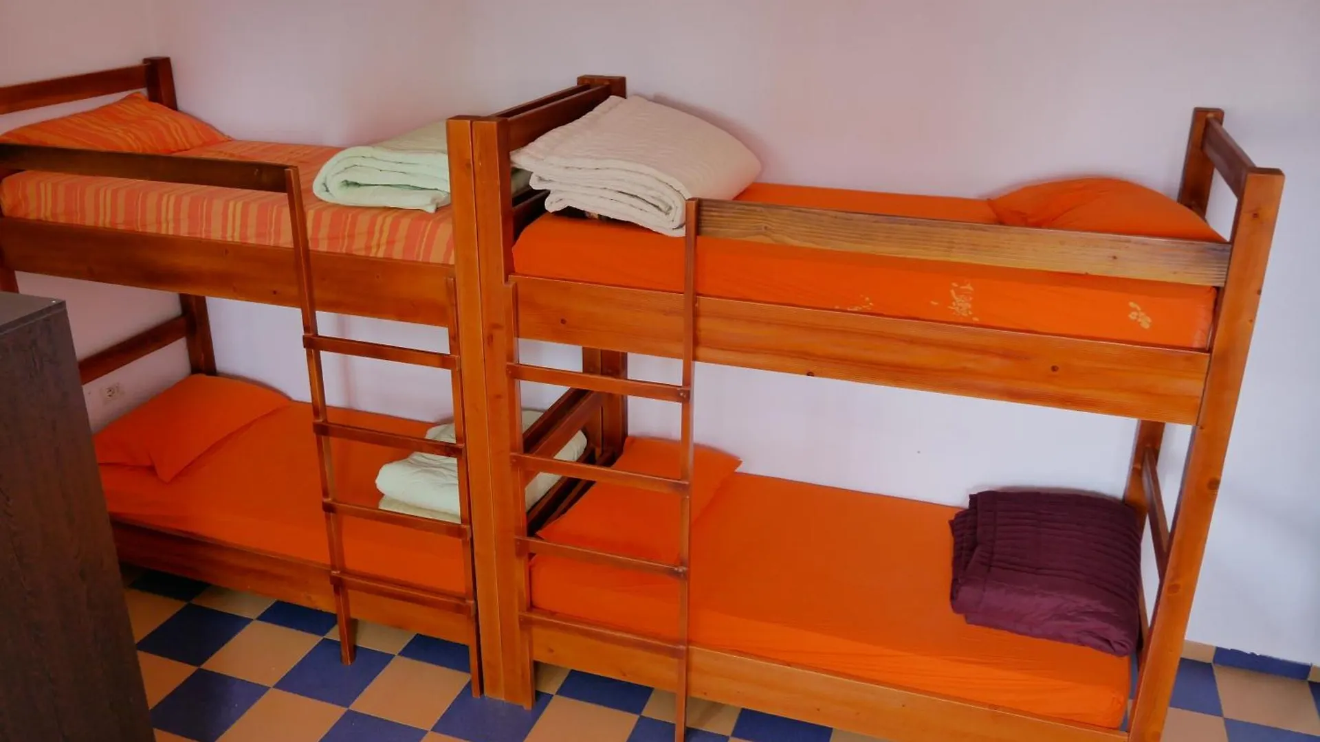 The Galley Party Hostel Shkodra Albanien